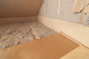 cellulose-insulation-in-attic-corner